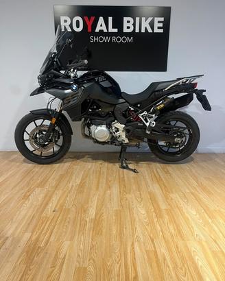BMW F 750 GS TRIPLE BLACK 2023 passaggio incluso