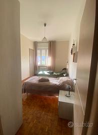 Camera in appartamento con divisa centro Alba cn