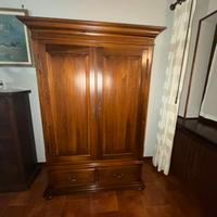 Armandio in legno massello stile classico