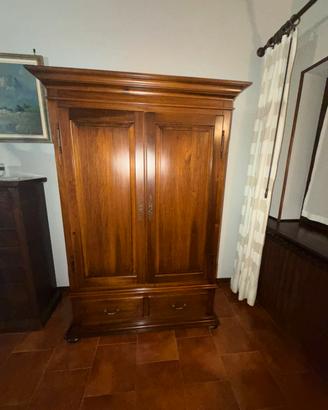 Armandio in legno massello stile classico
