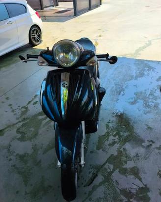 Beverly 125 tourer Blue 22.000
