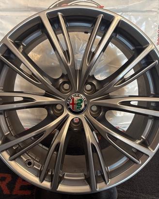 CERCHI USATI RAGGIO 18 POLLICI ALFA ROMEO Stelvio 