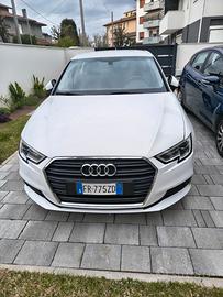 Audi A3 Sportback 2018 + due treni di gomme