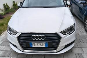 Audi A3 Sportback 2018 + due treni di gomme