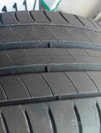 Gomme  Michelin 215 55 R18 