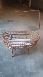 Culla in vimini vintage