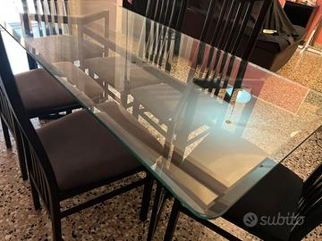 Tavolo in vetro com 6 sedie nere- stile moderno