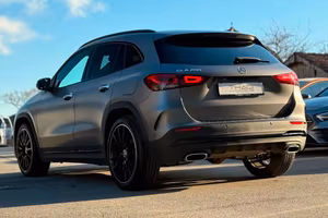 GLA 200 D - allestimento AMG