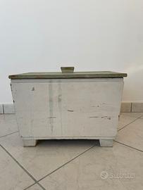 Cassapanca in legno