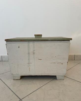 Cassapanca in legno