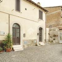 2 LOCALI A TARQUINIA