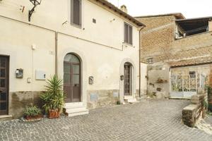 2 LOCALI A TARQUINIA