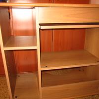 Scrivania per pc, con piano scorrevole per tastier