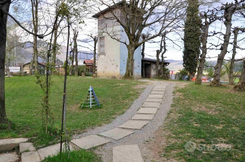 Immobile in asta di 1805 m² a Almè - Altro