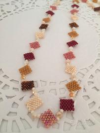 Collana artigianale in tessitura di perline –
