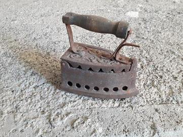 Ferro da stiro a carboni