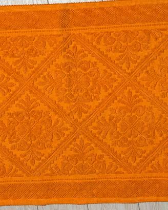 tappeto sardo arancione