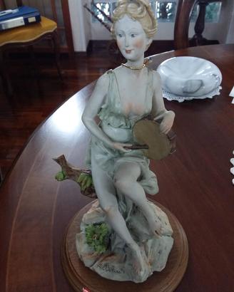 Statuina Porcellana A. Belcari stile Capodimonte -