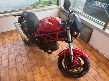 Ducati Monster 695