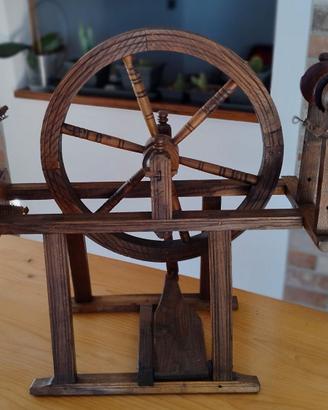 Arcolaio filarino in legno fine 1800, restaurato.