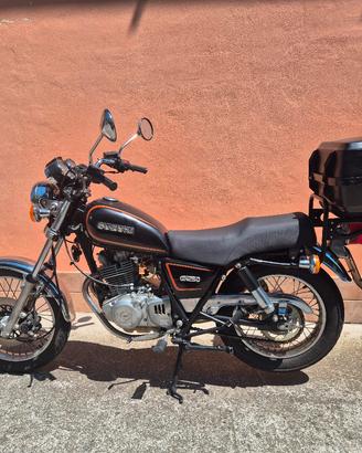 Suzuki GN250