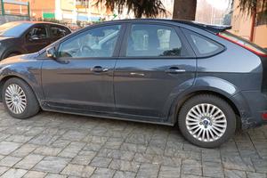 ford focus 2000 benzina e gas del2009