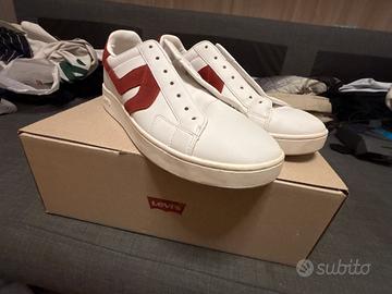 Scarpe levis nuove quasi mai usate