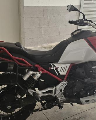 Guzzi v 85