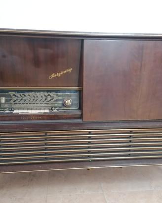 Mobile bar vintage con giradischi 