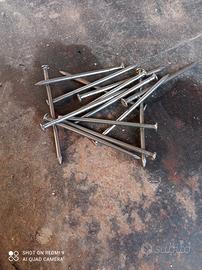 Chiodi in ferro da cm. 9 19x90