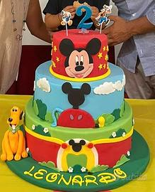 Torta scenografica Topolino in  pasta di zucchero