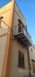 Casa su più piani a Ustica