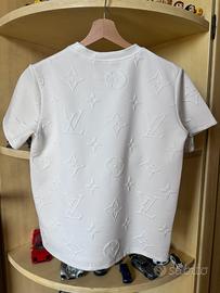 Completo maglietta e pantaloncini in Louis Vuitton