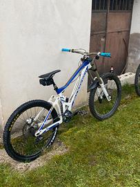 Bici da dh freeride enduro Mondraker summum pro