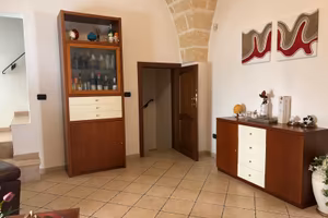 Privato vende terra-cielo di 185 e garage di 26 mq