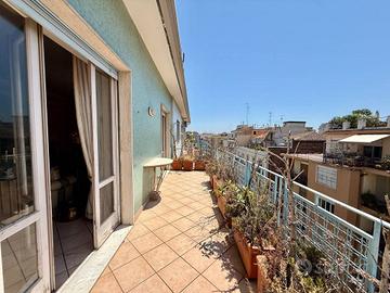 Appartamento di 160 m² con più di 5 locali a Catan