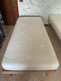 Letto singolo completo: rete a doghe e materasso