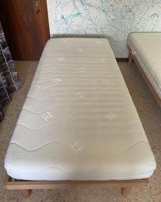 Letto singolo completo: rete a doghe e materasso