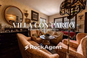 Villa di 247 m² con 5 locali e box auto a Camparad