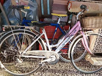 bicicletta rosa e bianca 