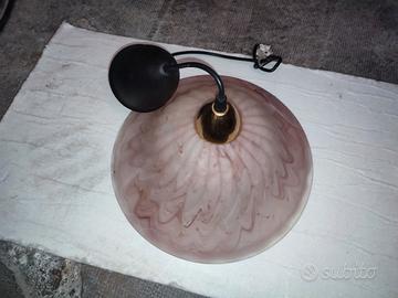 Paralume in vetro con sfumature rosa