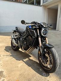 Honda cb650r carbonio scarico baule valige carplay