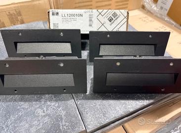 Nr.4 Segnapasso led per esterni Lombardo