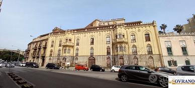 P.PE DI CAMPOREALE:EDIFICIO STORICO SU 3 PIANI