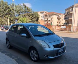 Toyota Yaris 1.0 3 porte Sol
