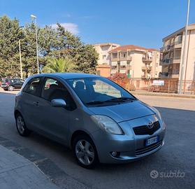 Toyota Yaris 1.0 3 porte Sol