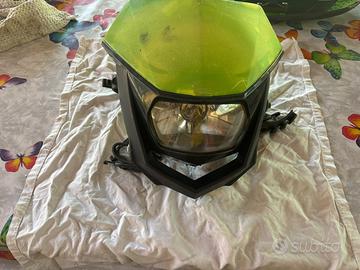 Faro anteriore enduro verde