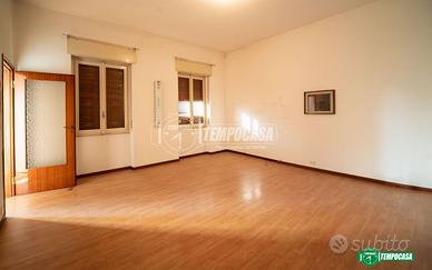 TRILOCALE IN CORTE SENZA SPESE