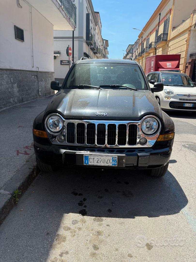 Jeep Cherokee 2005 photo 2
