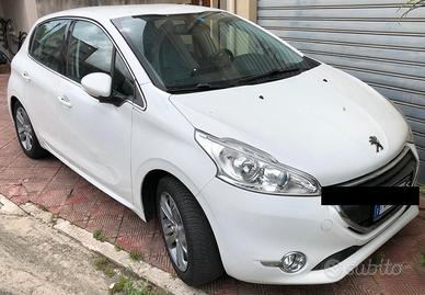 Peugeot 208 - 1.4 hdi